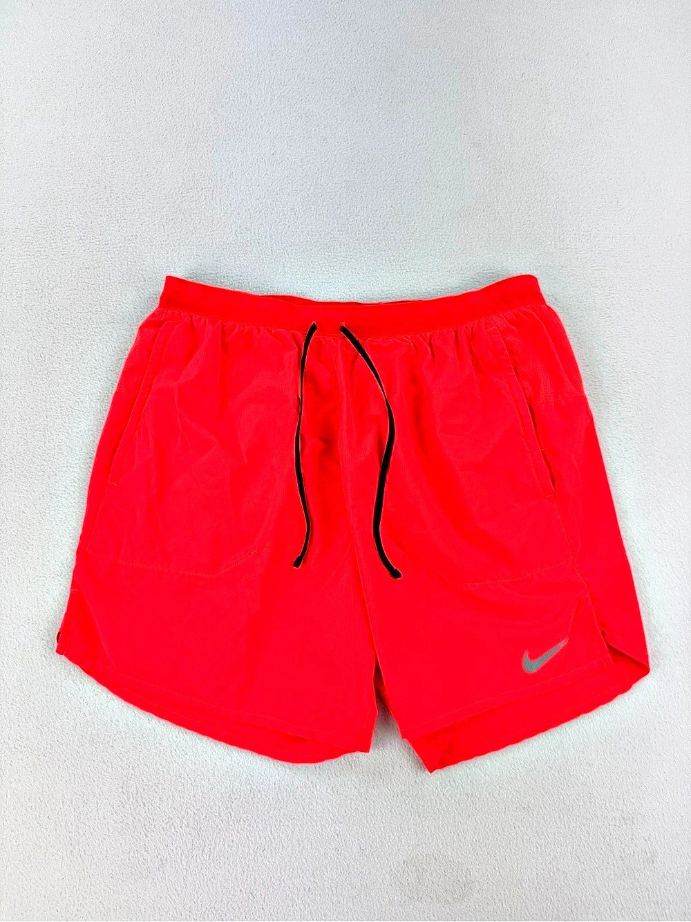 Nike Stride Dri Fit Running Shorts Vibrant Red 6” Inseam Drawstrings Mens Size L